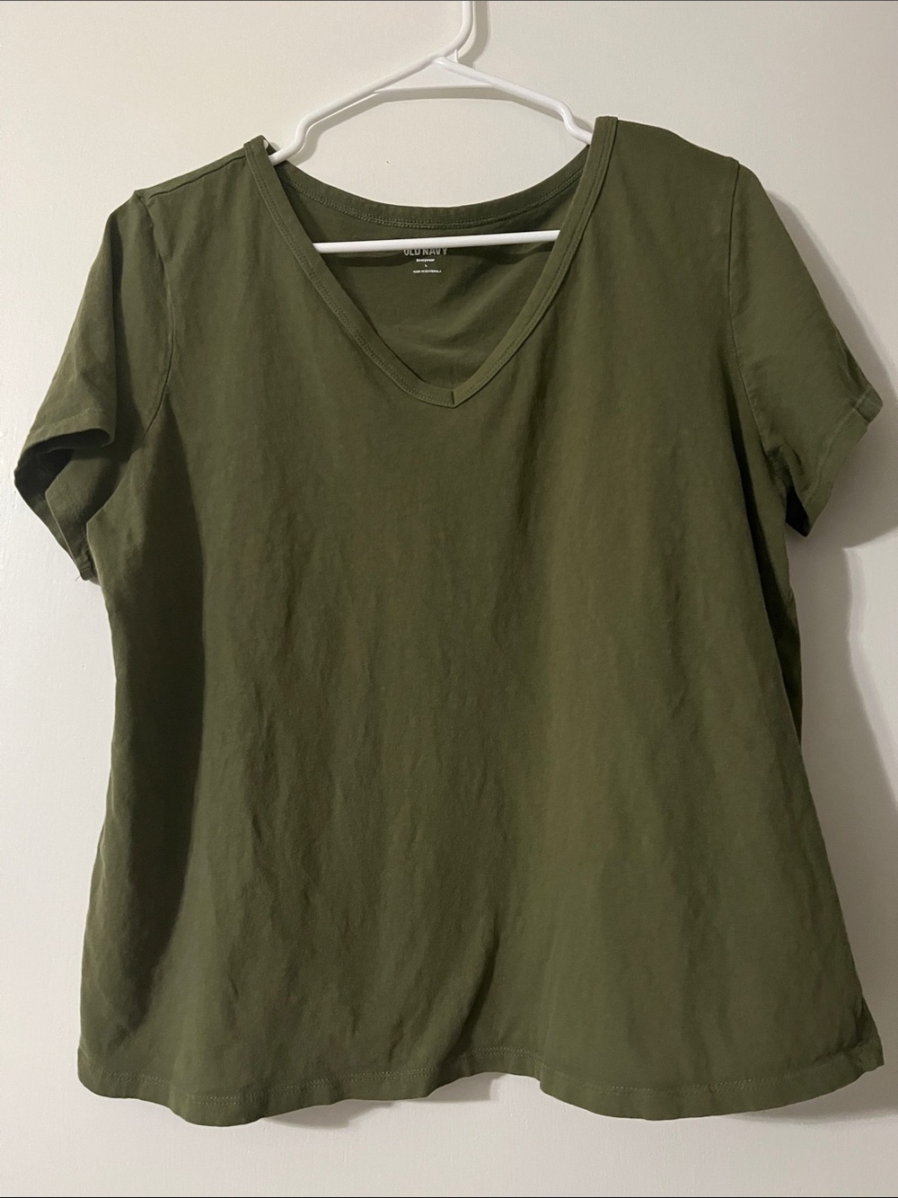 Old Navy Olive V-Neck Short Sleeve Tee